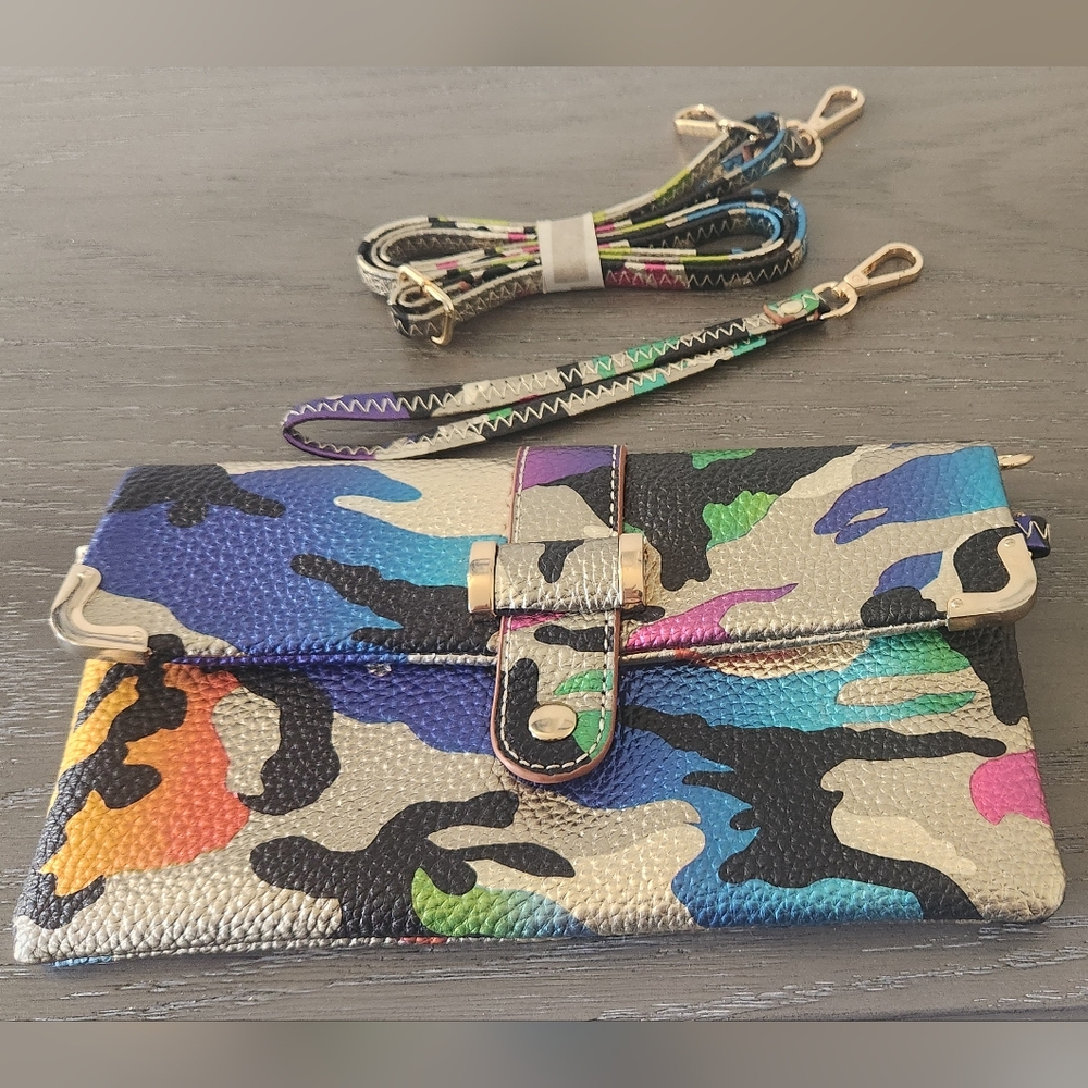 Metallic Camoflauge Wristlet/Clutch Used
